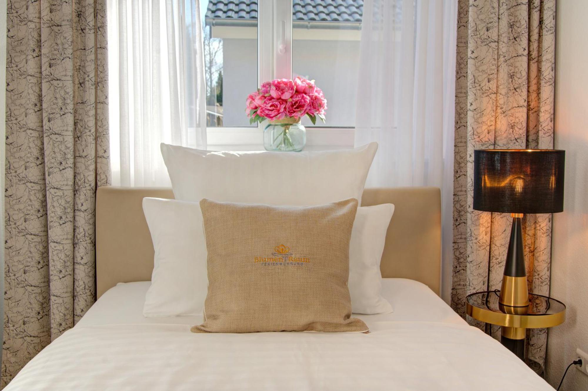 BlumenRaum Ferienwohnung 2 Карлсруе Екстер'єр фото